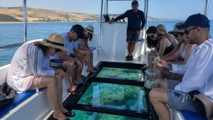 tipping etiquette for glass bottomboat